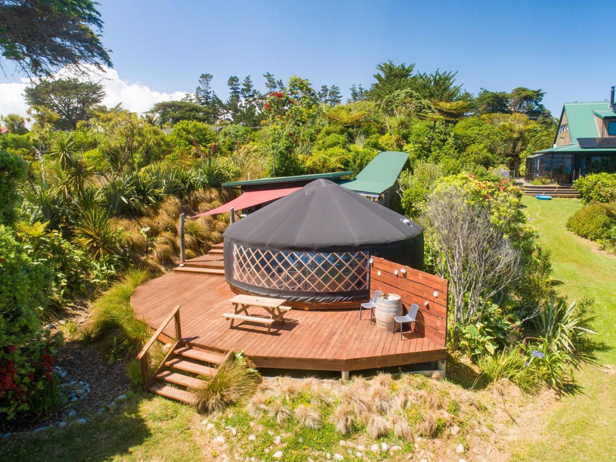 Hotel The Hole In The Rock Yurt à Cape Foulwind Extérieur photo